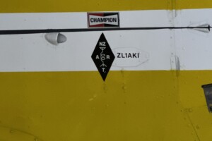 Special markings on the noise of the aircraft